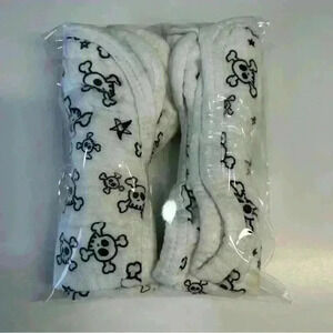 Honest Baby Organic Cotton Multilayer Woven 2 pc Burp Cloths Tossed Skulls Print